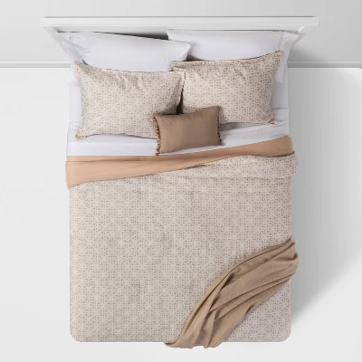 5pc Printed Geo Comforter Set Assorted Beiges - Threshold™ 4 5pc Printed Geo Comforter Set Assorted Beiges - Threshold™ - Image 2