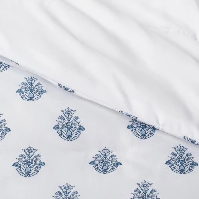 5pc Block Print With Border Comforter Bedding Set White/Blue - Threshold™ 5 5pc Block Print With Border Comforter Bedding Set White/Blue - Threshold™ - Image 3